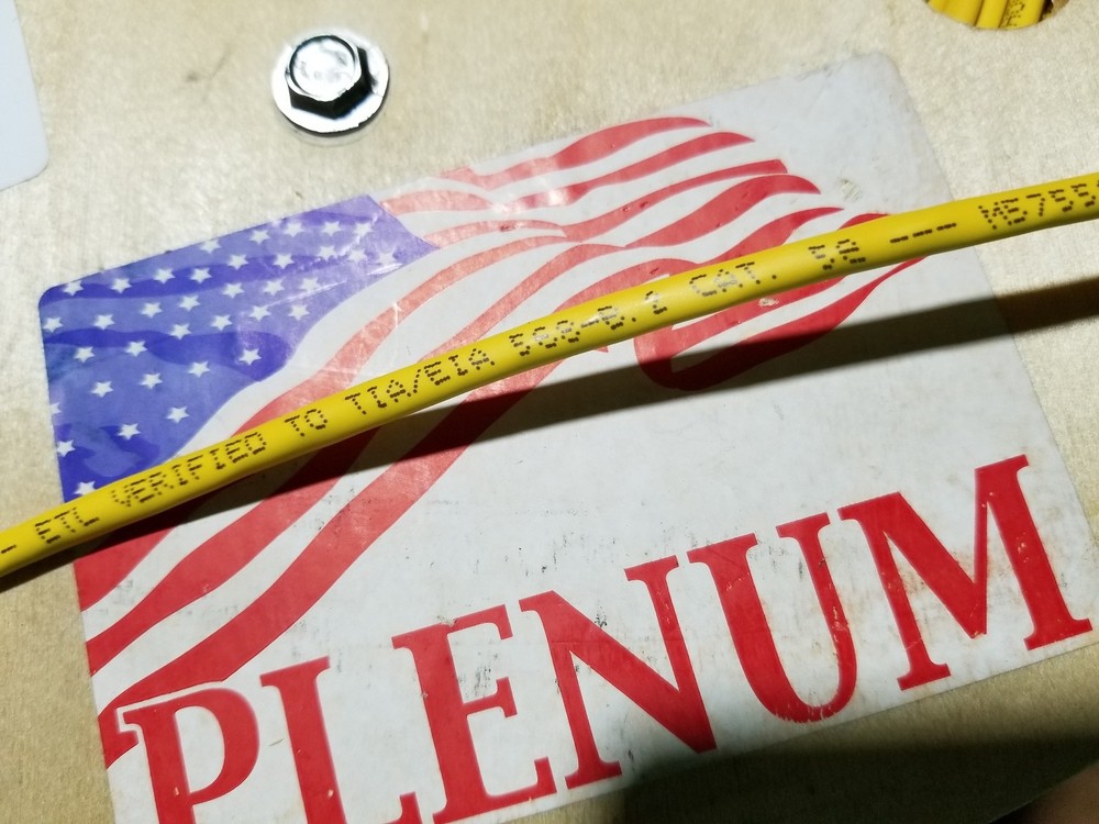 Belden Mohawk M57550 24/4P CAT5e LAN UTP Networking Cable Plenum Yellow /100ft