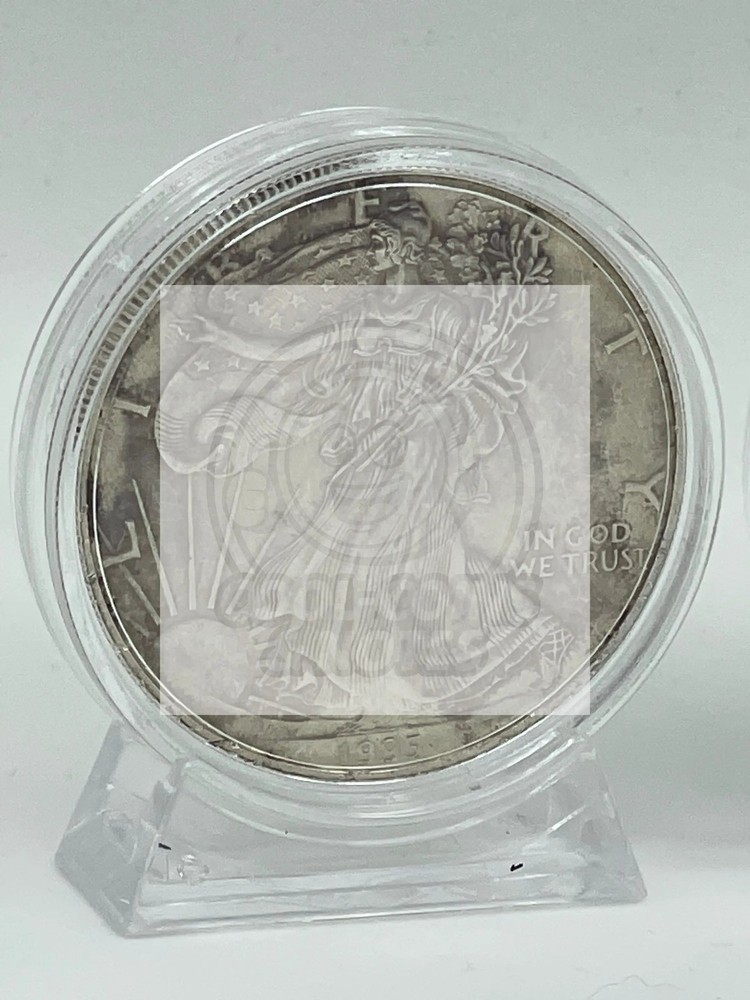 3 Coin Capsuls With Stand