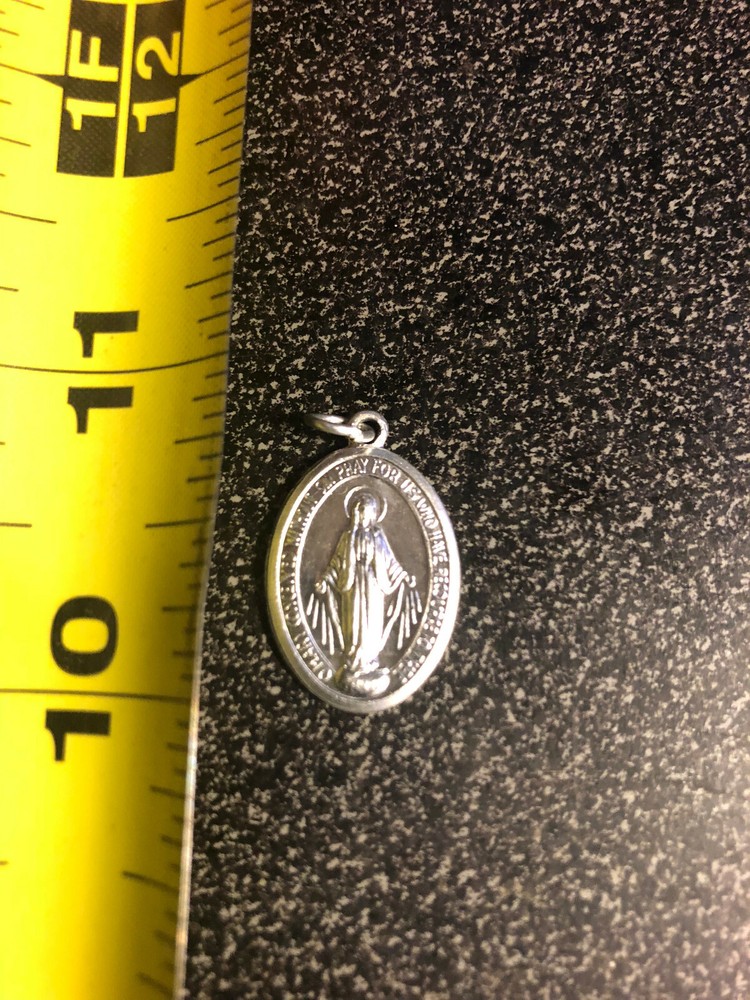 (1) Miraculous Medal. Traditional all Metal Not Yet Blessed See Pics.