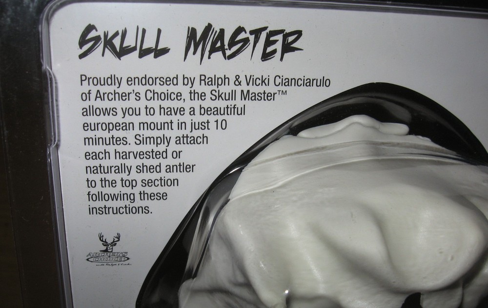 SKULL MASTER Mountain Mike’s Medium 4 7/8" Antler Base Deer Mount Kit Hunter NEW