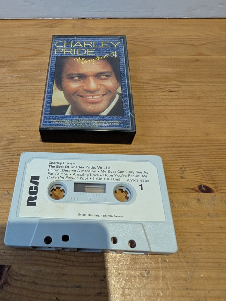 18 x Mixed Country Music Cassette Bundle - Willie Nelson, Don Williams, Patsy Cl
