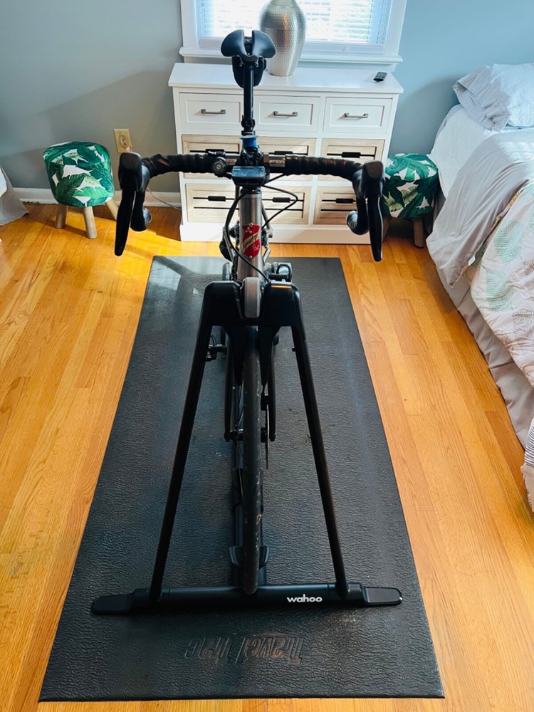 wahoo kickr rollr smart bike roller trainer