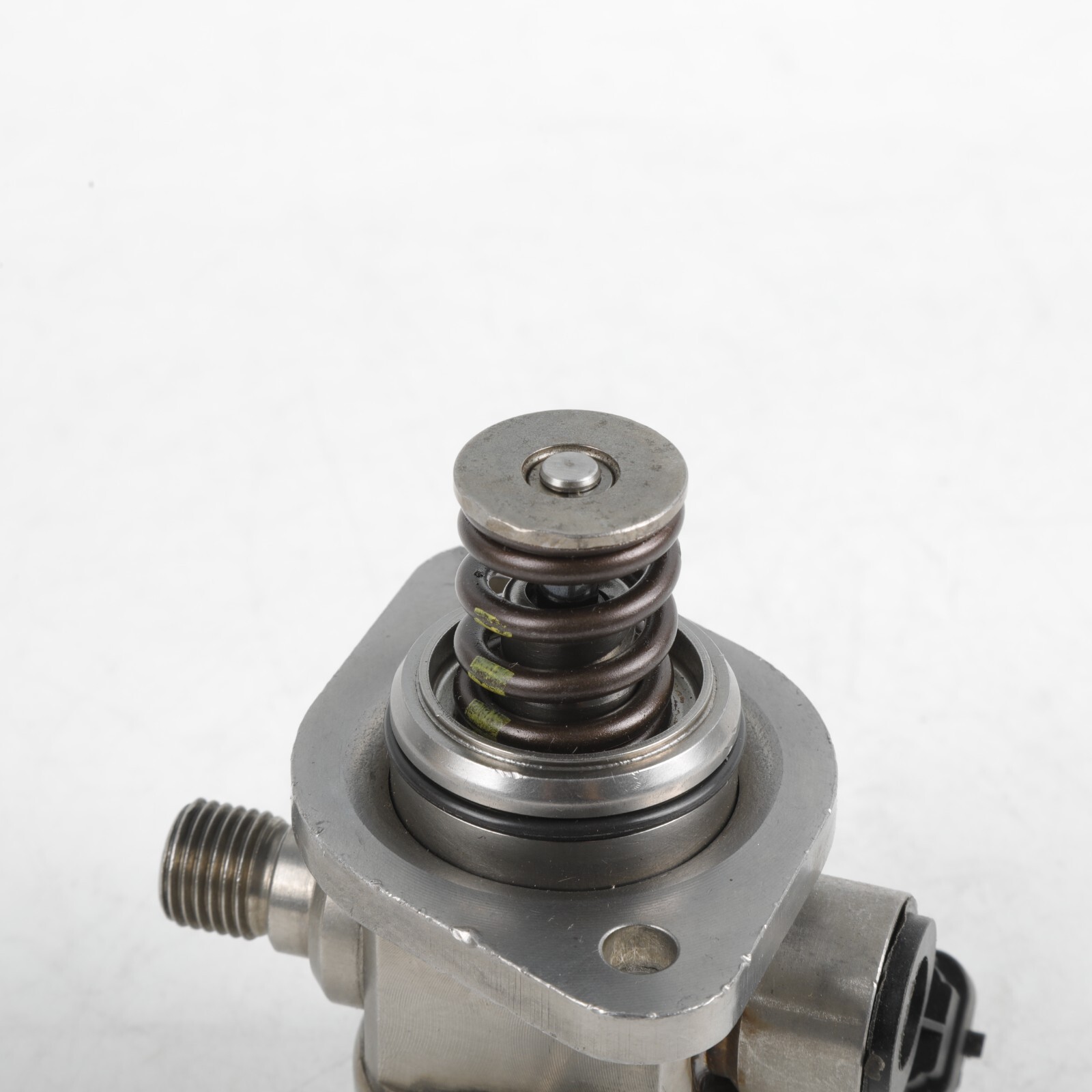 US New High Pressure Fuel Pump For 2014-2019 HYUNDAI 3.3L 3.8L 35320-3C220