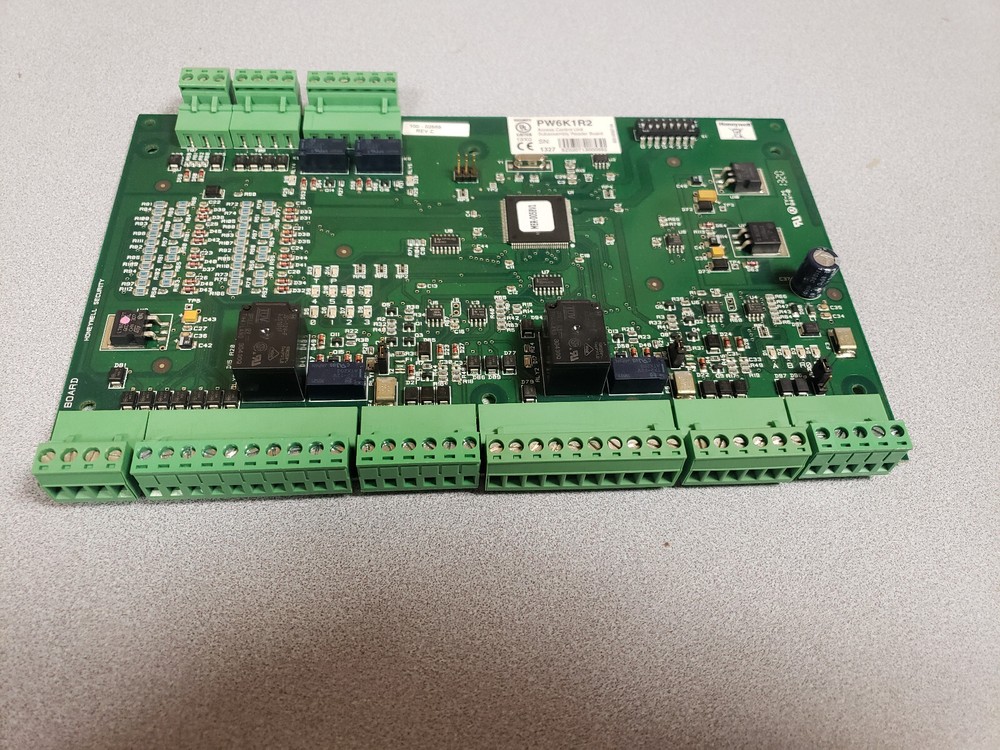 Honeywell Access Control Unit Model PW6K1R2 - Used