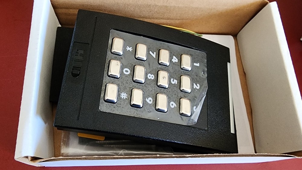 HID 6130CKN000000 iCLASS RK40 Smart Card Reader with Keypad