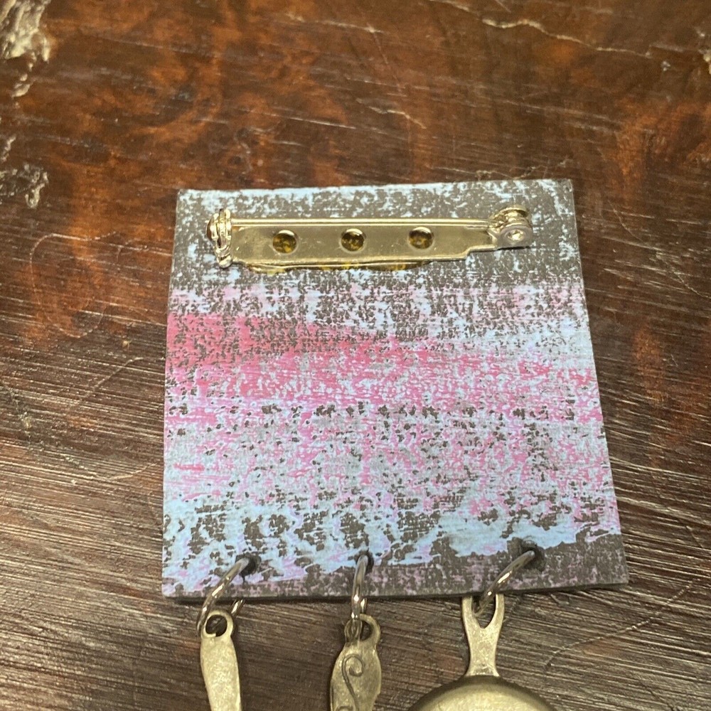 Unsigned Themed Kitchen & Kitchen Utensil Brooch Deco Style