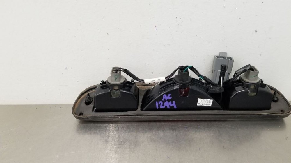 13 FORD F350 SD HIGH MOUNTED STOP LIGHT