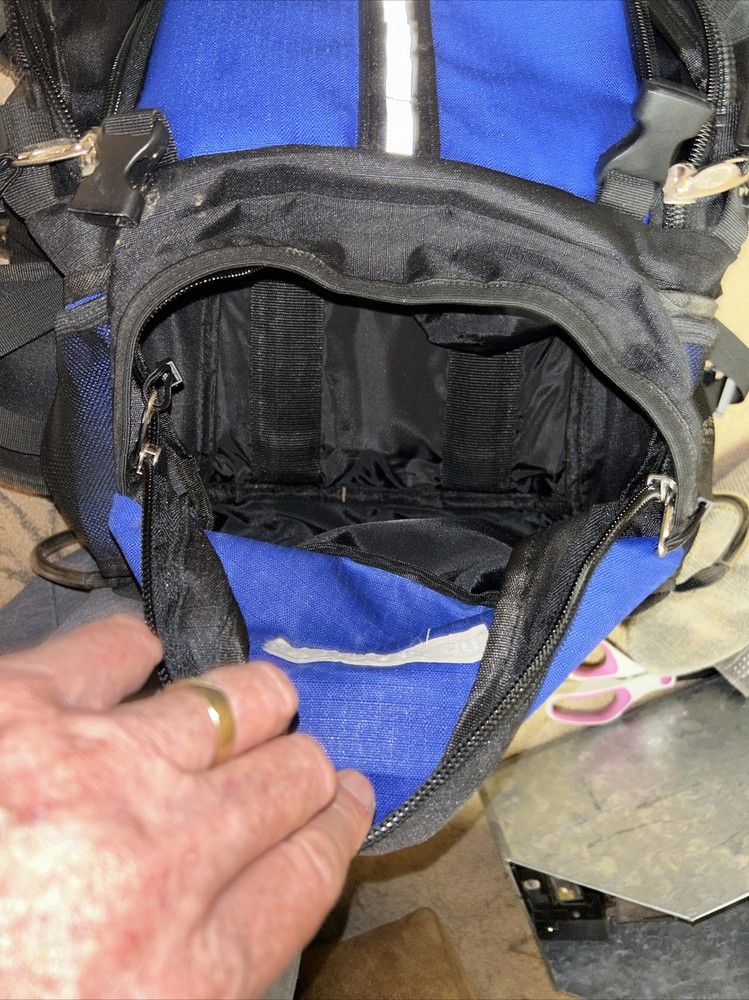 Outlander Extreme 80 Internal Frame Backpack W Detachable Day Pack Blue/Black