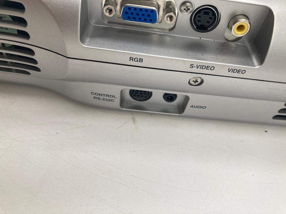 Toshiba TLP B2 LCD Projector