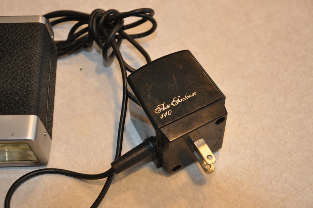 Rollei E-55 Camera Flash With Cord Tested & Working