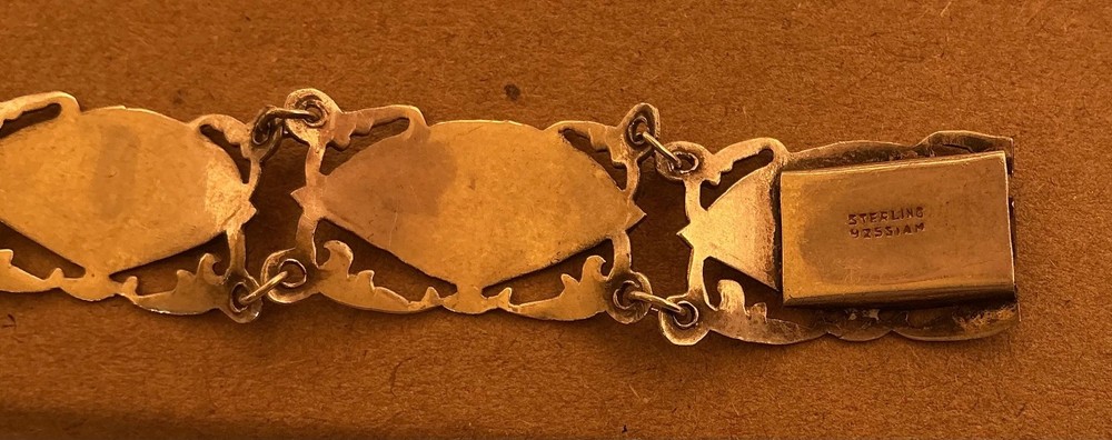 Siam Bracelet Hallmarked Silver Bracelet. (543)