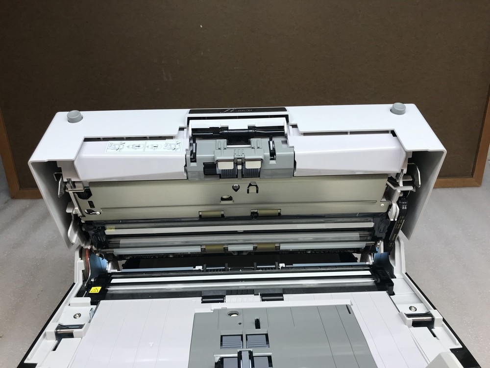 Fujitsu FI-6670 Color Duplex Document Scanner PA03576-B665 - TESTED