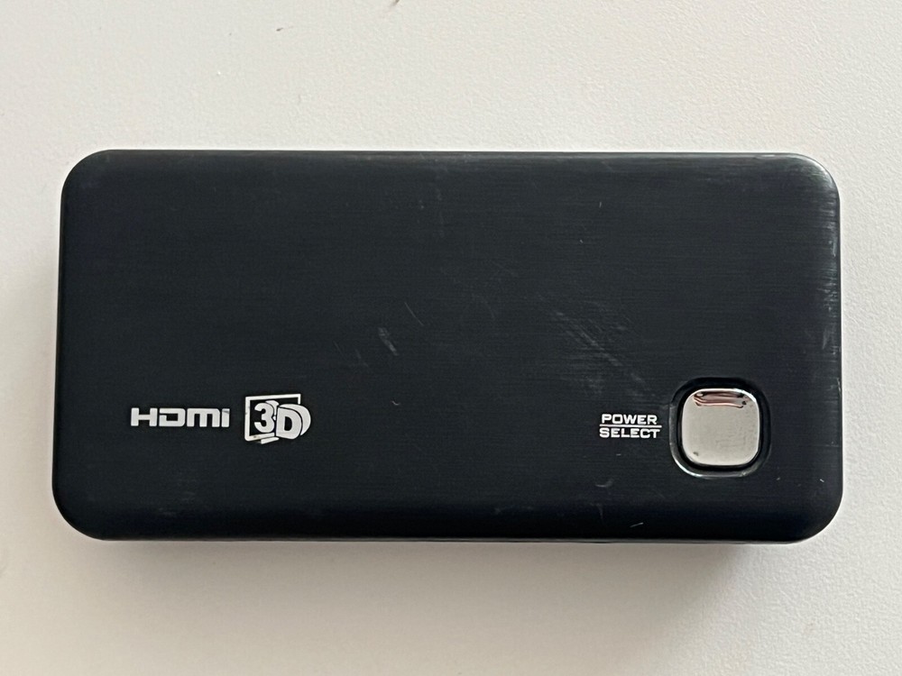 Rocketfish 4-Port HDMI Selector Switch RF-G1185 - No Power Adapter - READ