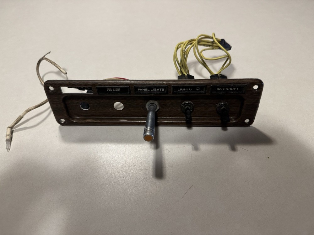 Freightliner FLD Right Dash Switch Panel