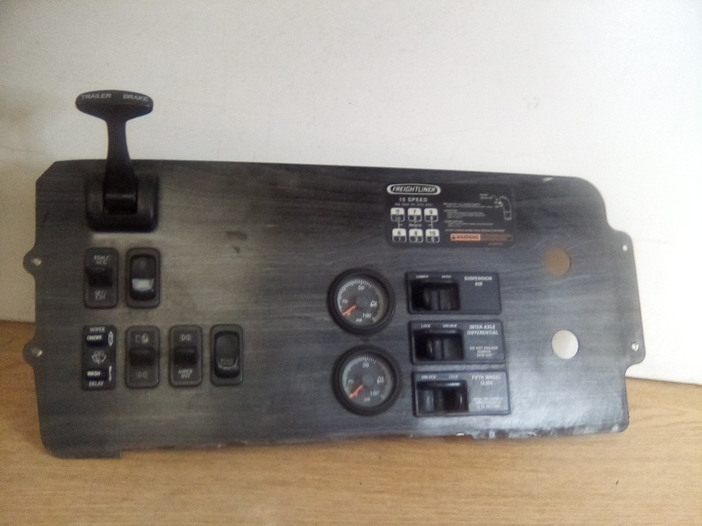 2004 Freightliner Columbia Switch Dash Panel