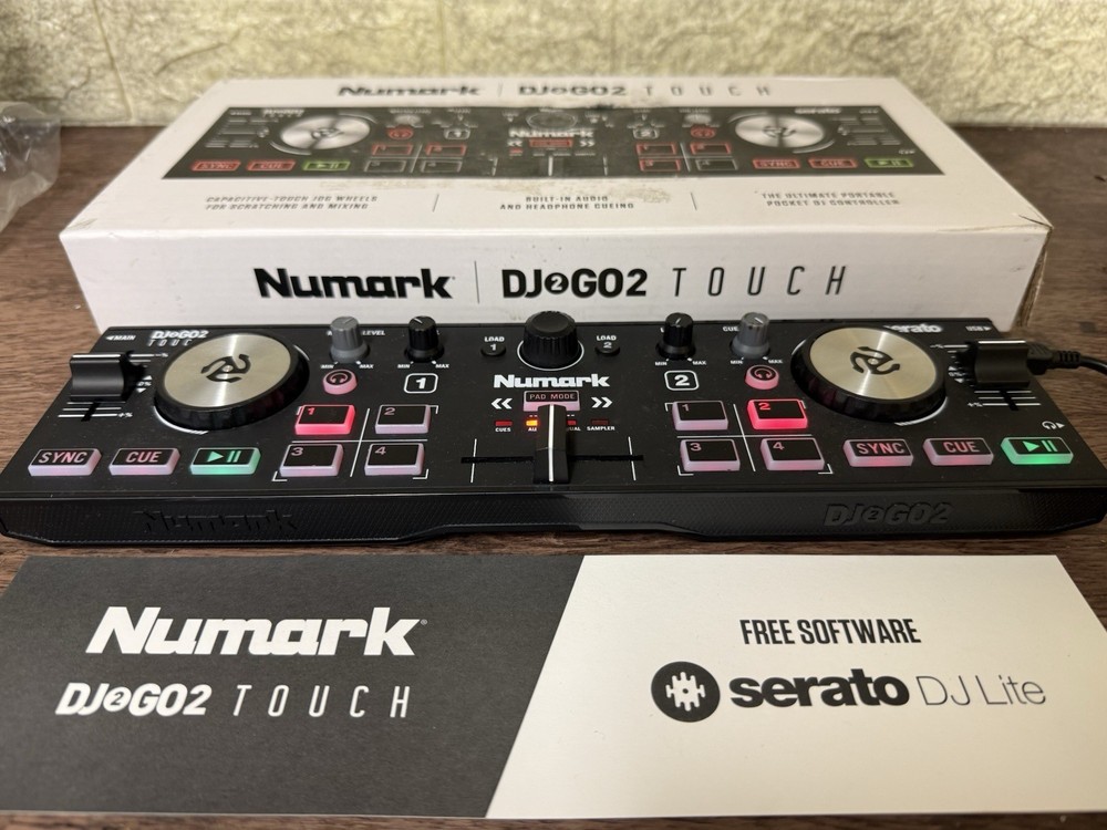CONTROLLER DJ NUMARK DJ2Go 2 Touch ( nuovo )