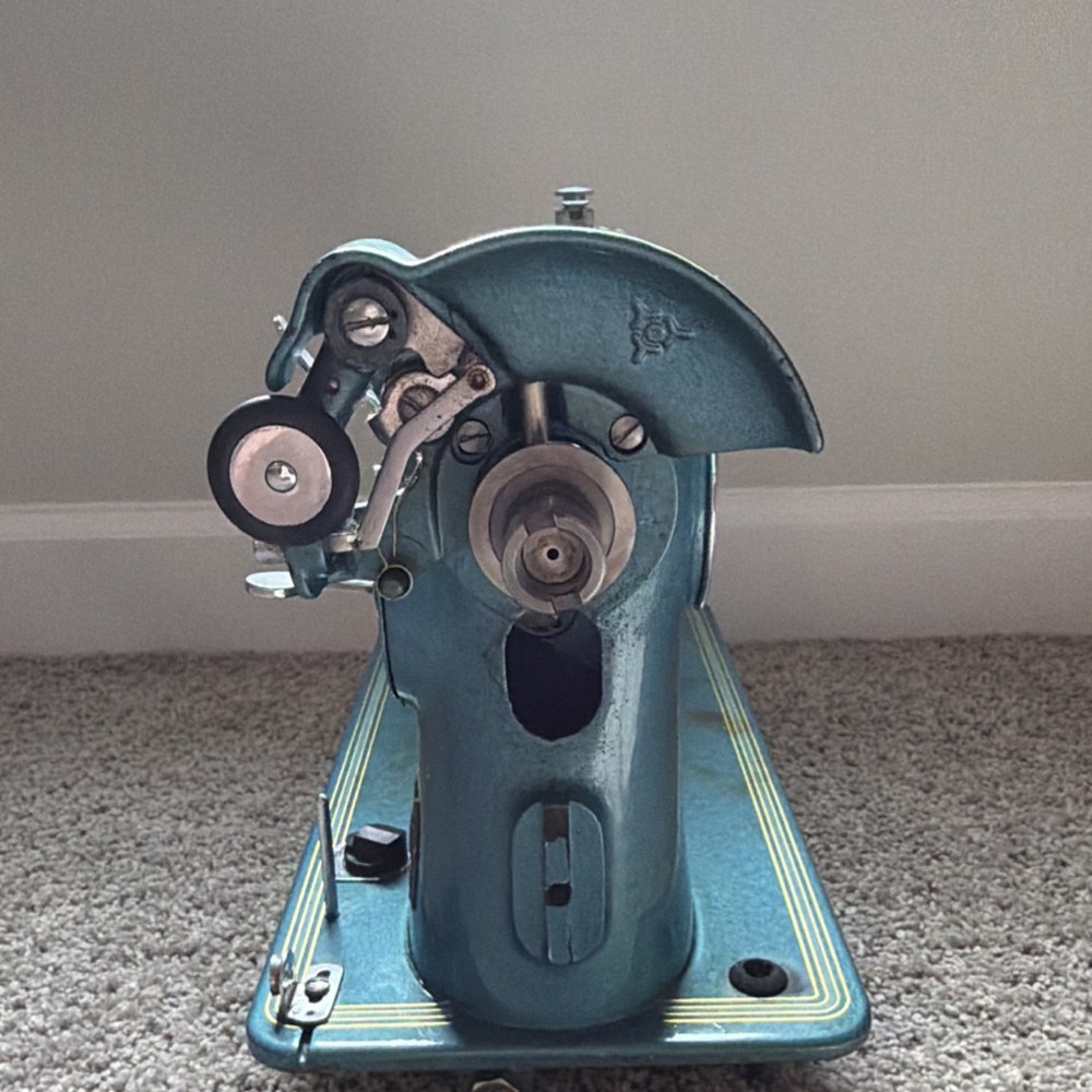 Modern Electric Precision Built Sewing Machine Teal