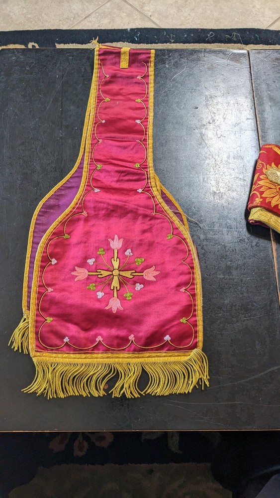 Antique Red Maniple