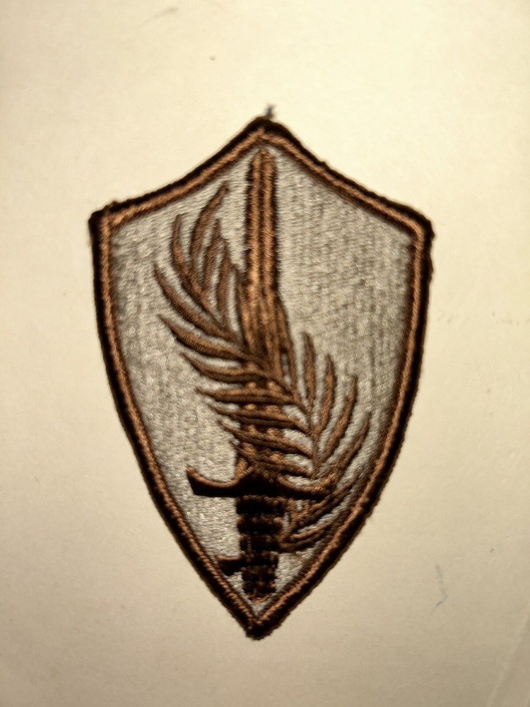 U.S. ARMY - CENTRAL COMMAND [CENTCOM] (DCU) DESERT - MERROWED EDGE UNIT PATCH