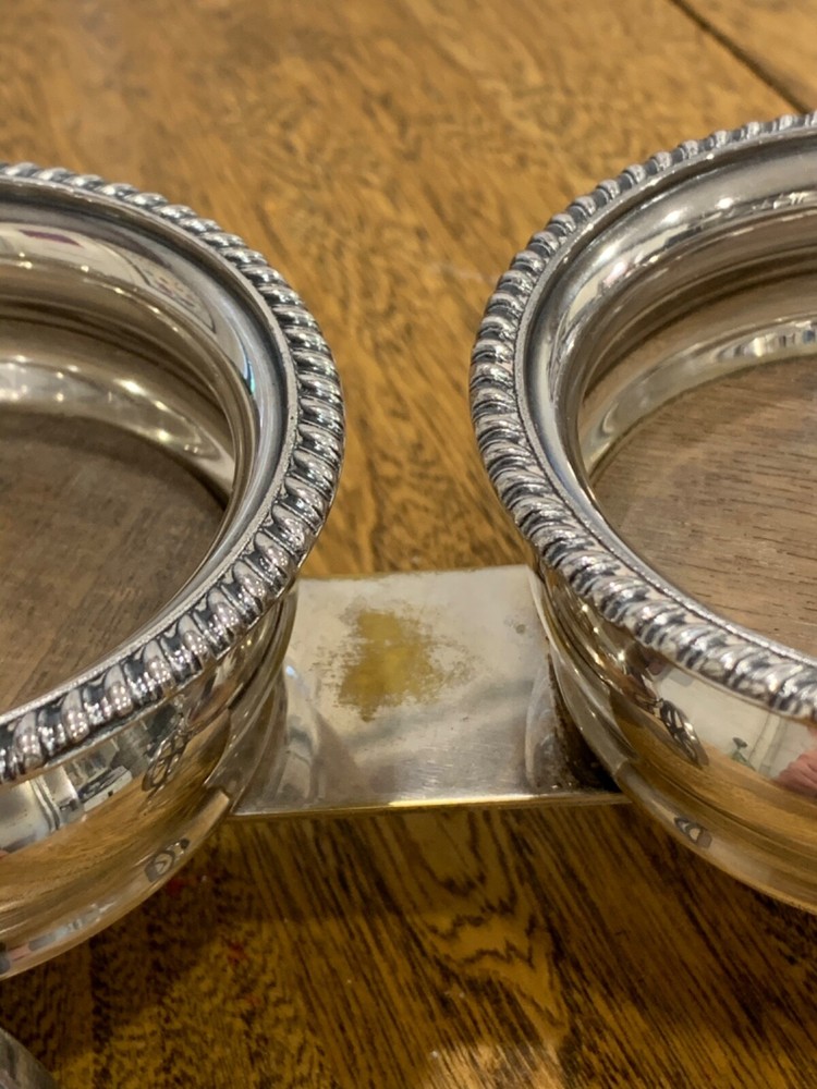 UNIQUE - Vintage Victoria Silverplate Wine Trolley Wagon