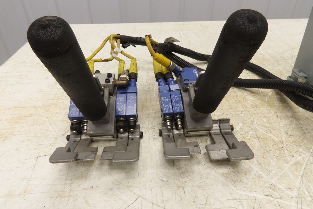 Air Hoist Tool Balancer 8-Button 2-Handle Pendant Control Panel Assembly