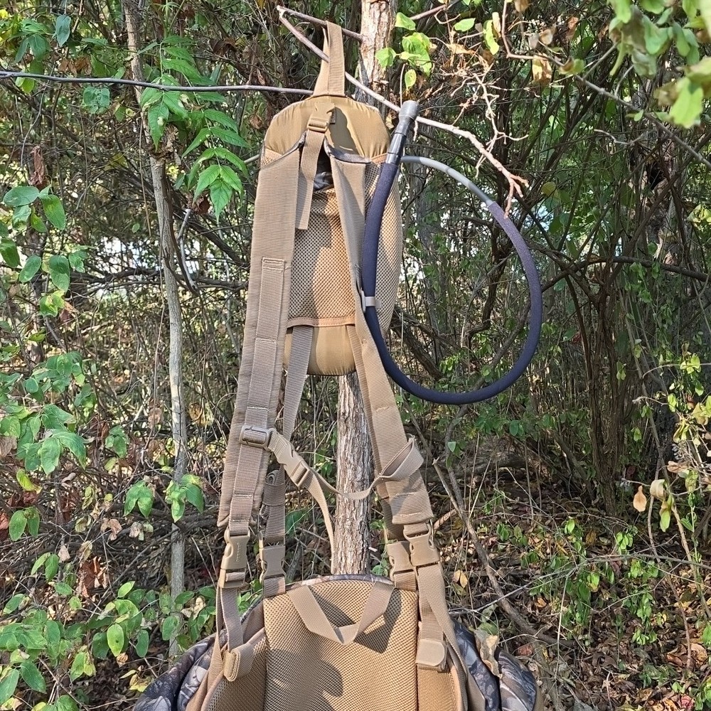 Gerber Quadrant Hunting Hydration Pack Hiking Camp Elk Adjustable Straps