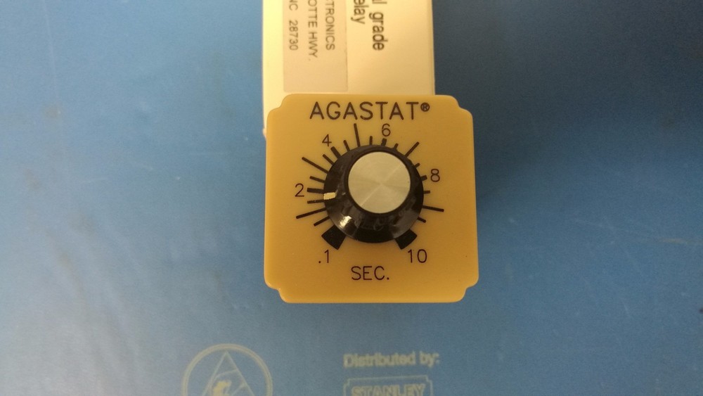 TIMER TIMING RELAY AGASTAT SST320AA 24 VDC .1-10 SEC