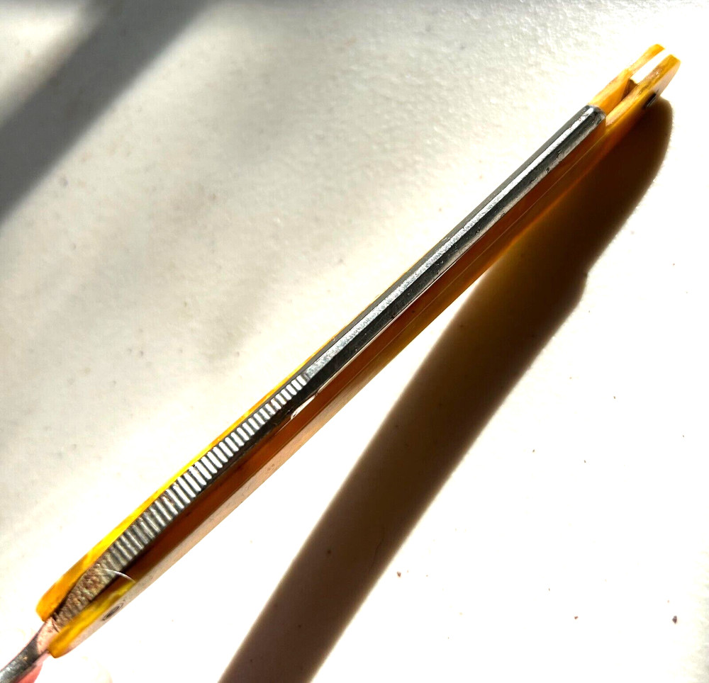 Devon MFG Co Chicago straight razor yellow mottled handle