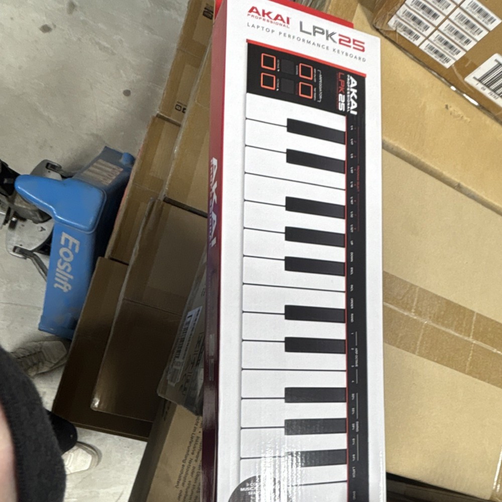 Akai LPK25 Laptop Performance Keyboard Controller 25 Keys USB Software Included