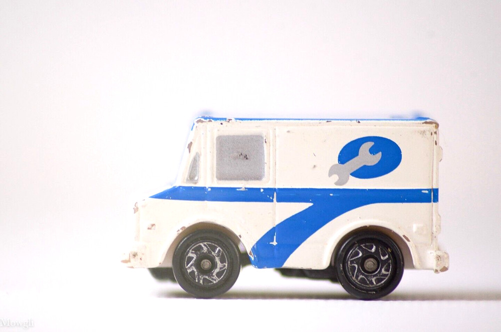 Micro Machines Hasbro 2001 Ford Delivery Van
