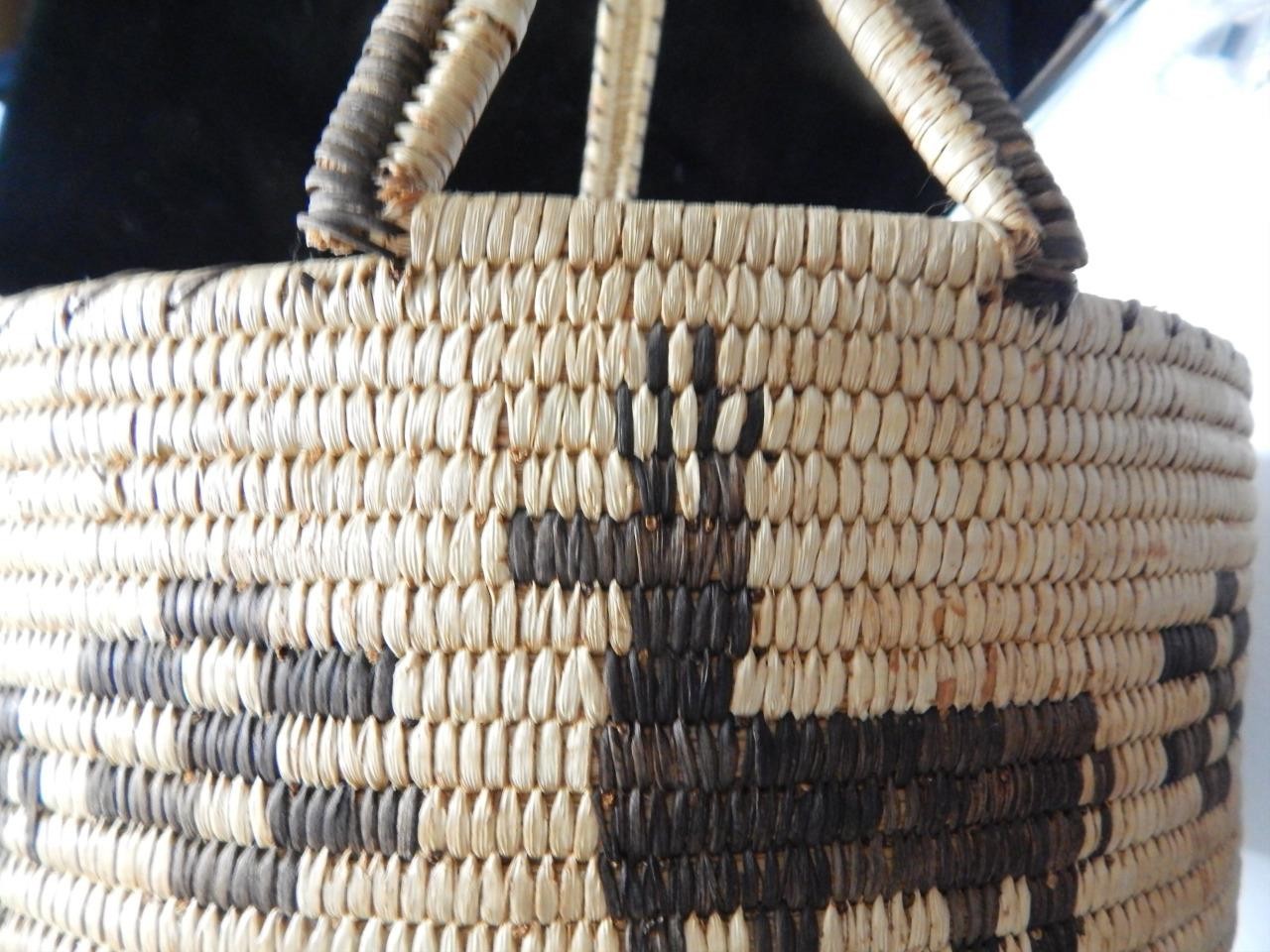 GIANT WORLD CLASS OLD VINTAGE PAPAGO INDIAN DEER PICTORIAL BASKET - CLEAN !