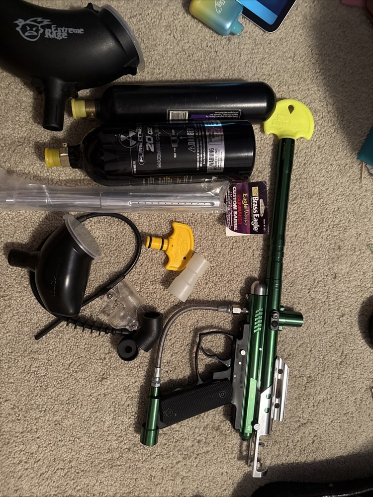 Spider Aggressor Paintball Gun With Extras!