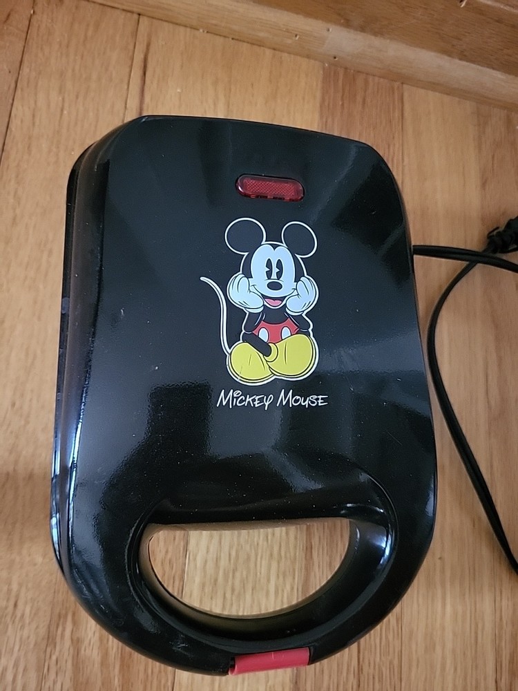 Disney Mickey Mouse Waffle Maker Non Stick Pan TESTED DCM-9