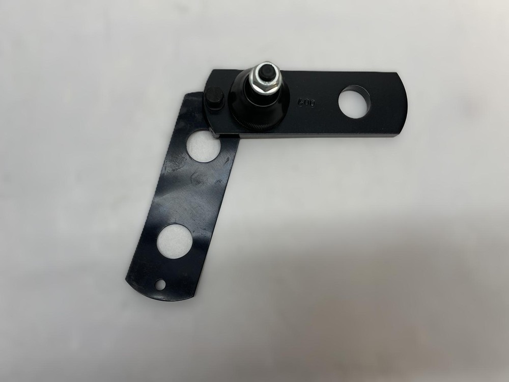 VOLVO BRACKET GENUINE OEM 17489934 NEW IN BOX