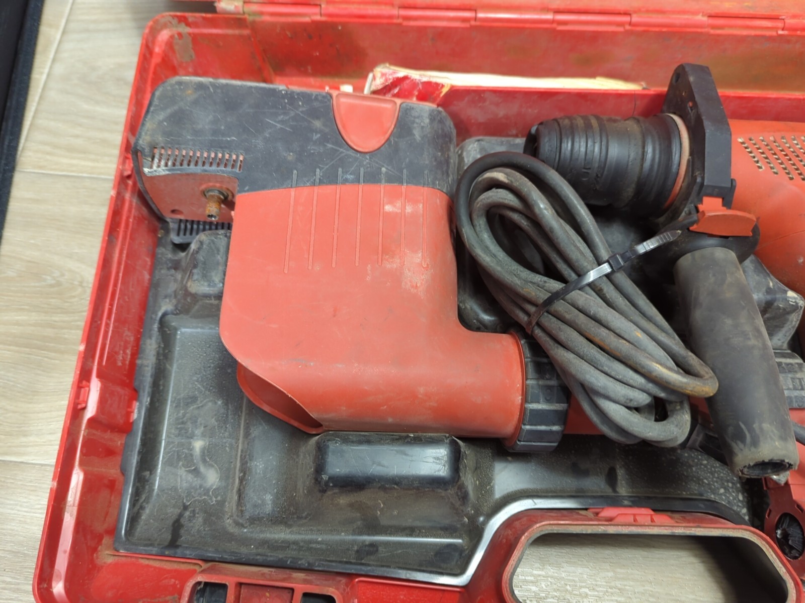 Hilti TE7 DRS Hammer Drill SDS Rotary Hammer with TE DRS-M01 Dust collector