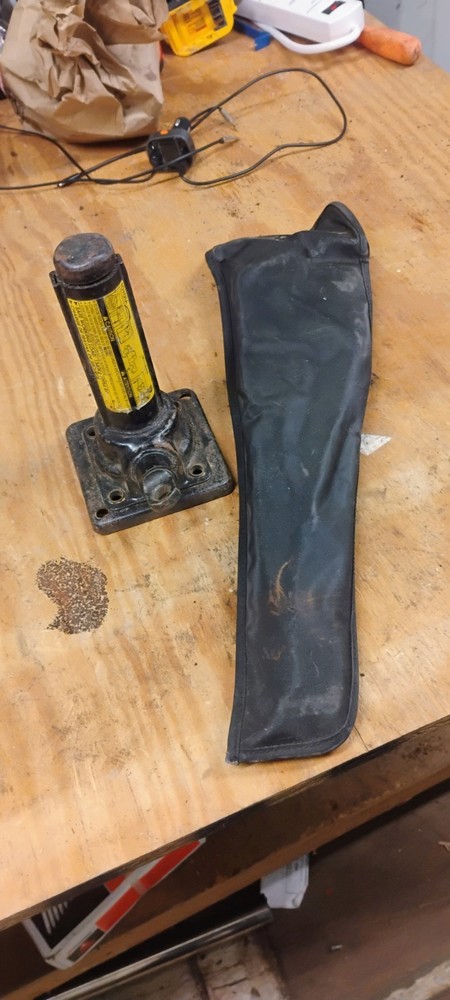 Toyota Tundra Jack Kit Tools Asembly OEM