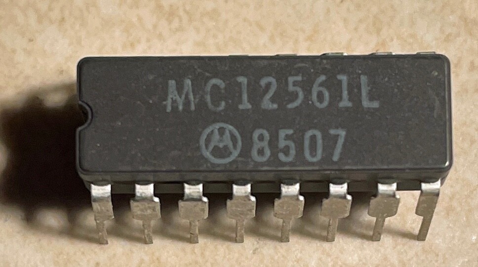 Motorola MC12561L 12561 Phase Locked Loop - NOS