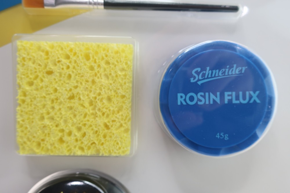 Schnider Soldering Accessory Kit #58008 : Paste/Thinner/Brush/Cleaner/Sponge
