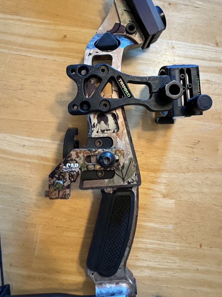 Martin Phantom compound bow Archery hunting w truglow sight, trigger,quiver,misc