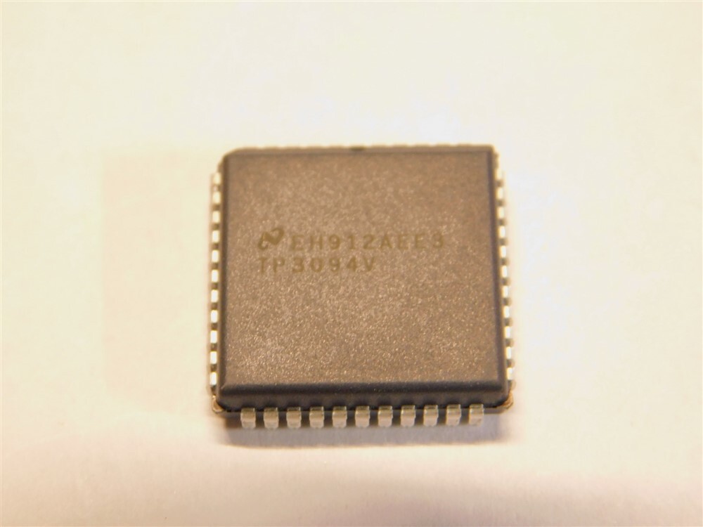 National Semiconductor TP3094V Combo Quad PCM Codec/Filter IC 44-PLCC Package