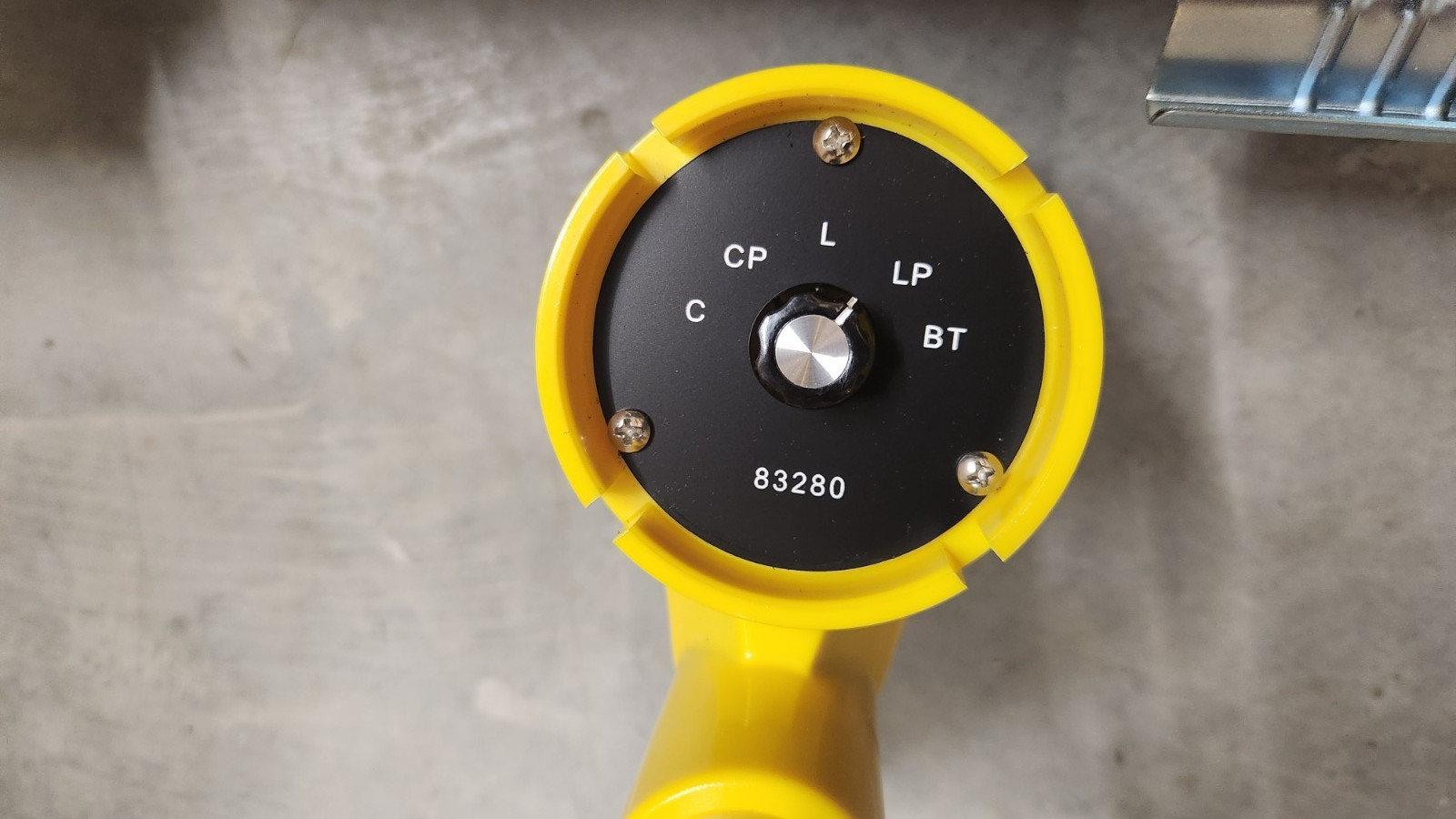 Bierer 83280 0-35kV Analog Voltage Detector Phasing Tester Lineman NEW IN CASE