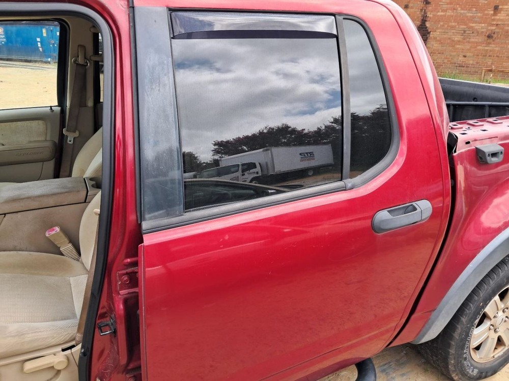 EXPLORER 2008 Glove Box 4758884