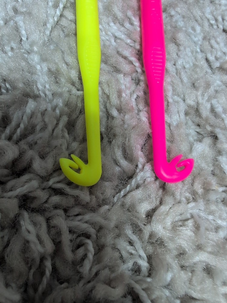 Loop Tyer Large Either Pink Or Yellow