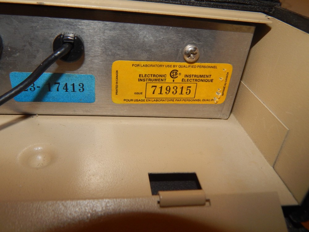 B&K PRECISION 1248 DIGITAL I. C. COLOR GENERATOR W/CASE & CD USER GUIDE