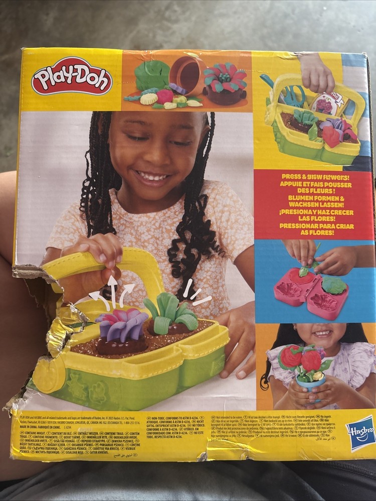 Play-Doh Blooming Flowers-Damaged Box