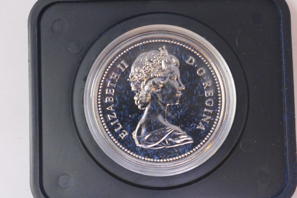 1975 Voyageur Uncirculated $1 One Dollar Canada