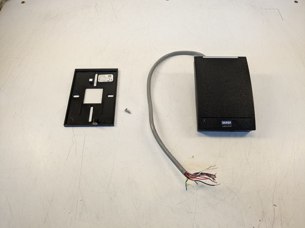 HID multiCLASS SE RP40E Wall Switch Reader 920PTNNEK00000 *Working Environment*