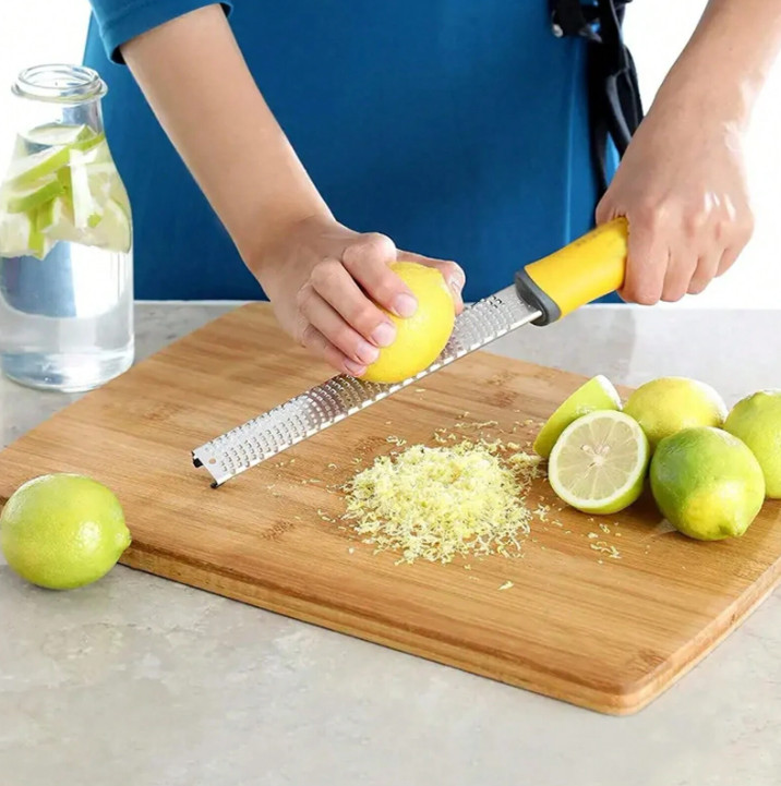 Stainless Steel Lemon Zester & Cheese Grater - Multifunctional Kitchen Tool