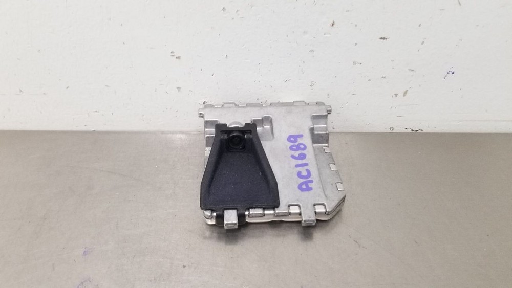 15 CADILLAC ESCALADE FRONT FACING CAMERA WINDSHIELD MOUNTED 23171580