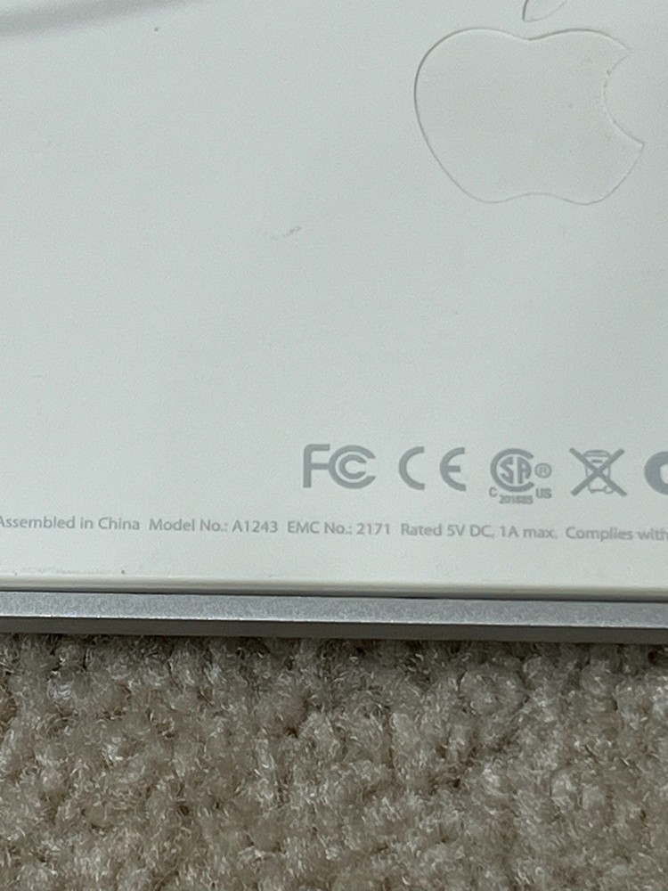 Apple Wired Keyboard A1243 and Mouse A1152